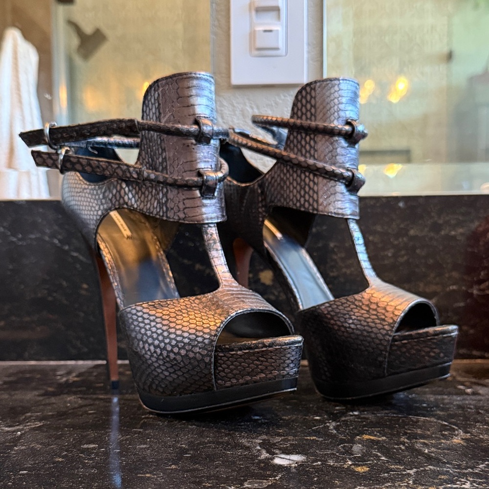 Leon Max Chic Black Snakeskin Platform Heels